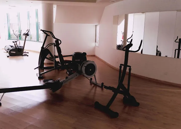 オンダマール アパルタメントス 4*