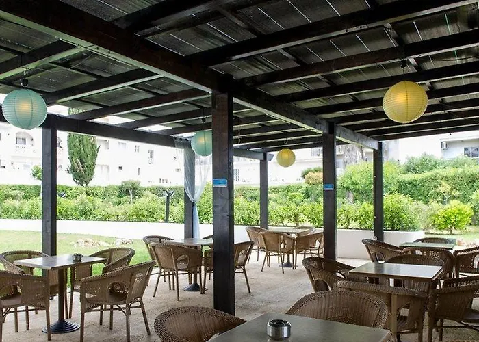 オンダマール アパルタメントス 4*