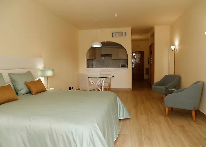 オンダマール アパルタメントス アパートホテル 4*